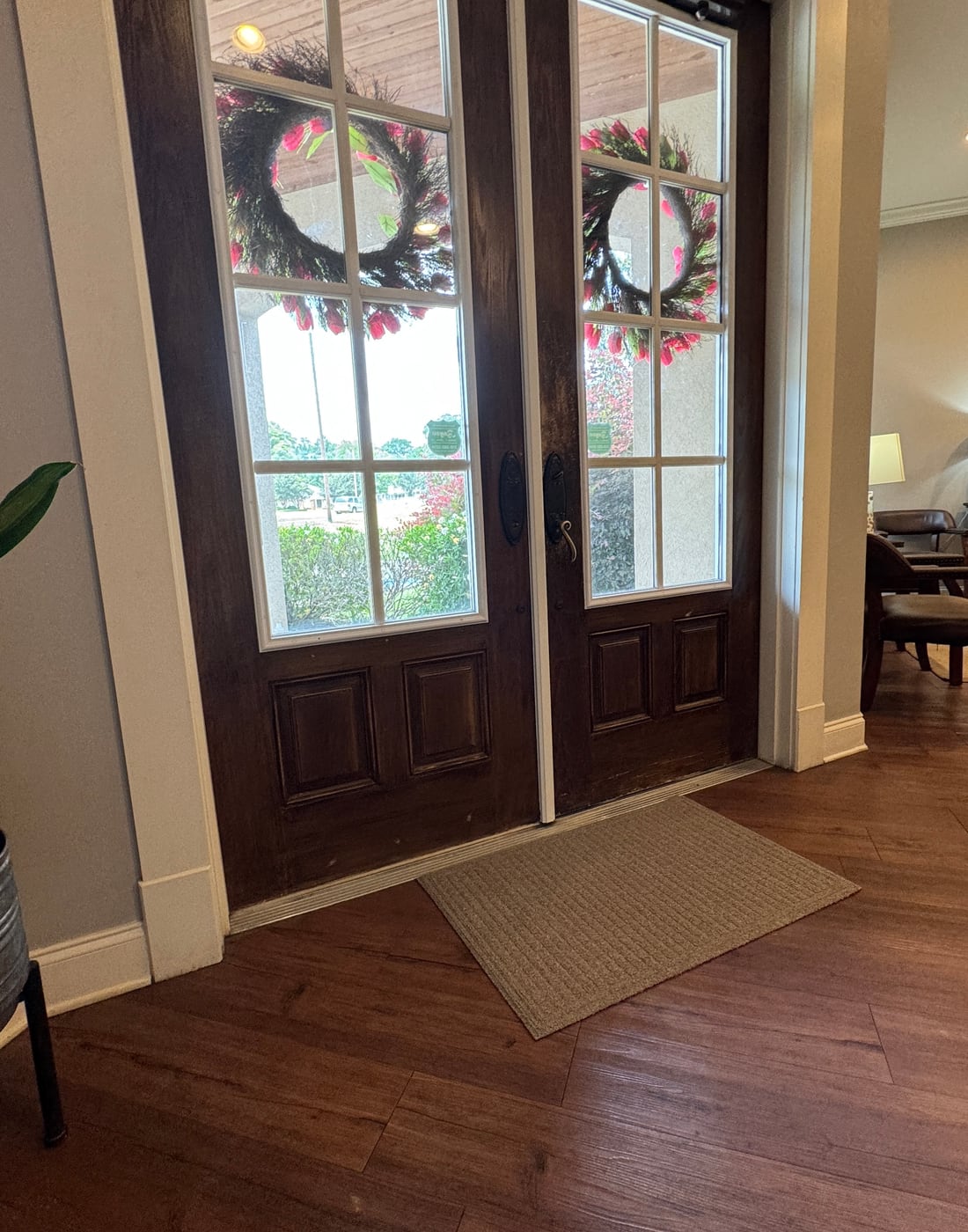 Front entry to the Bastrop dental office